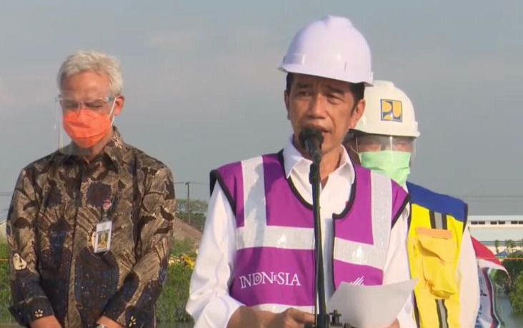 Presiden Jokowi Tinjau Pembangunan Jalan Tol Semarang-Demak